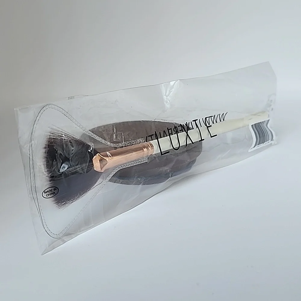 Luxie Pearl 560 Medium Fan Brush